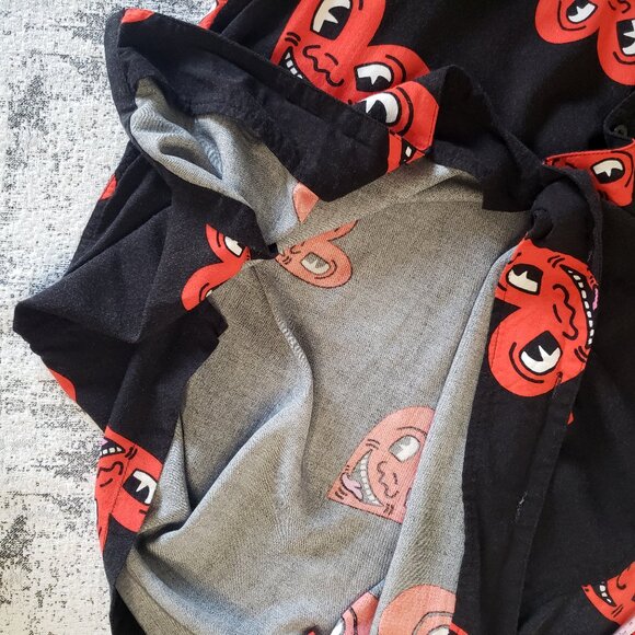 Keith Haring Ripple Junction Red Heart Smile Print on Black Button Up Shirt - Picture 13 of 15